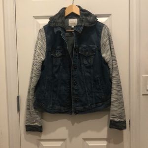 Torrid Jean jacket with heathered grey sleeves and hood size 1 EUC